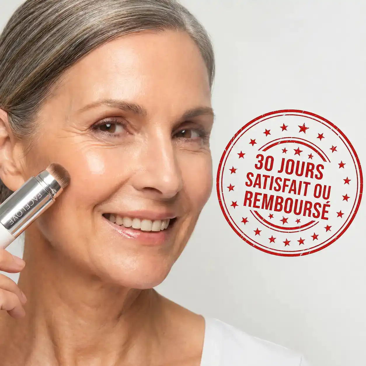 Stick de fond de teint révolutionnaire - Le stick qui redonne de l’éclat aux peaux marquées par le temps